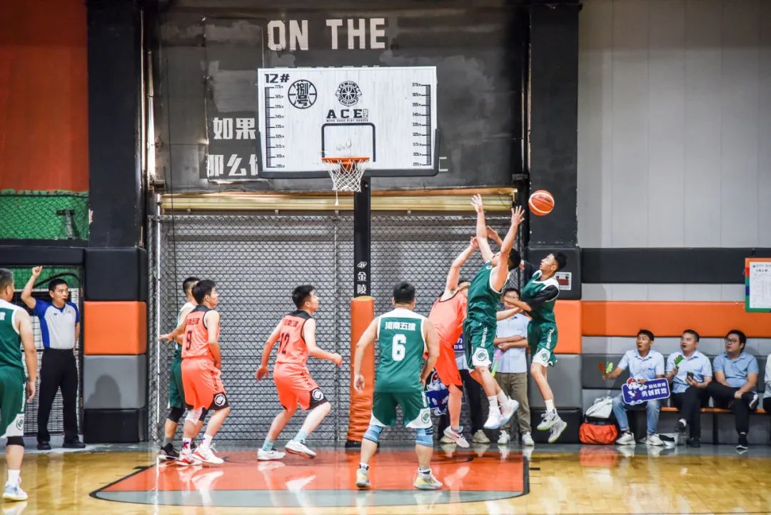 70年丨以篮球之名 书热血华章 集团公司《向上吧 乐鱼·网页版「中国」官方网站》2023年职工篮球比赛圆满闭幕(图26) 图片